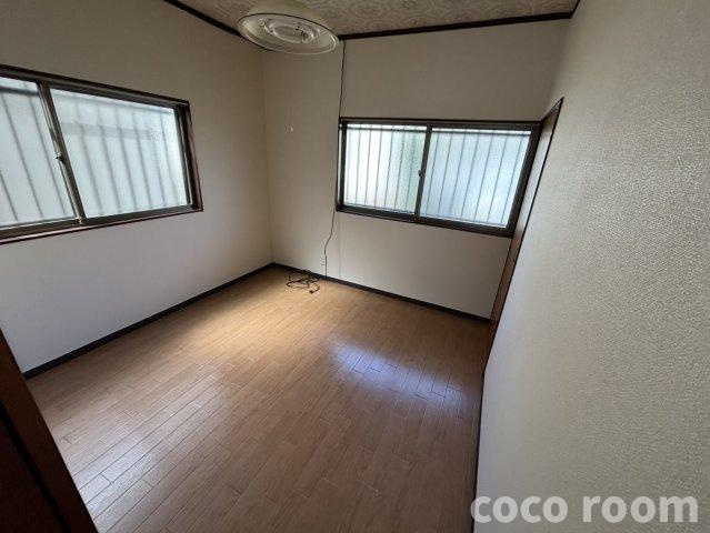 佐藤アパートの洋室