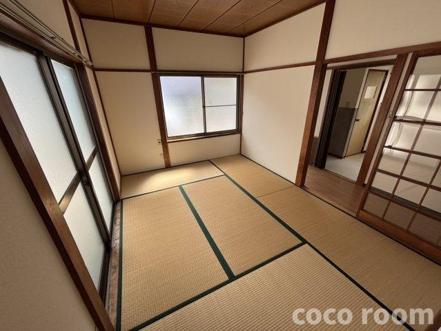 佐藤アパートの和室