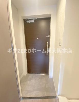 プレサンスOSAKA東成中本ハーヴィルの玄関