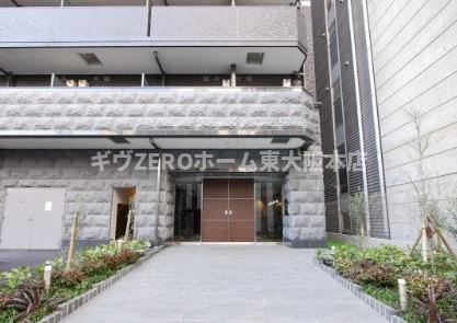 プレサンス谷町九丁目駅前のエントランス