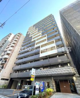 プレサンス谷町九丁目駅前の外観