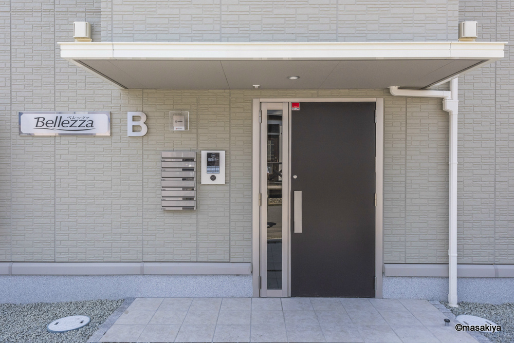 ベレッツァ　Bのエントランス|エントランス　オートロック付き