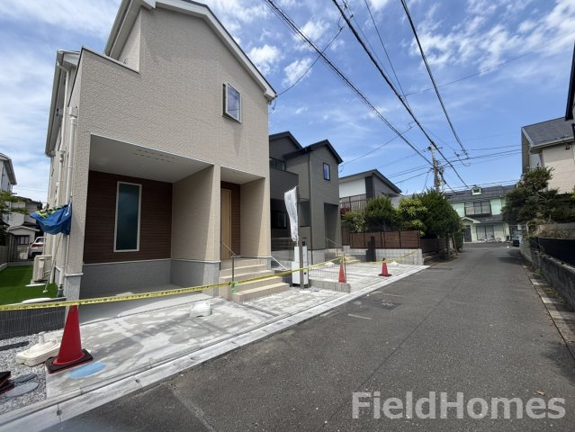 平塚市中里新築戸建て　24-1期2号棟の前面道路含む現地写真|前面道路含む現地写真です。
