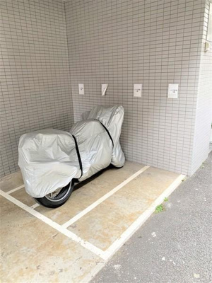 【その他共用部分】 | MAIN　STAGE　NAKAMURABASHI | バイク用駐輪場です。