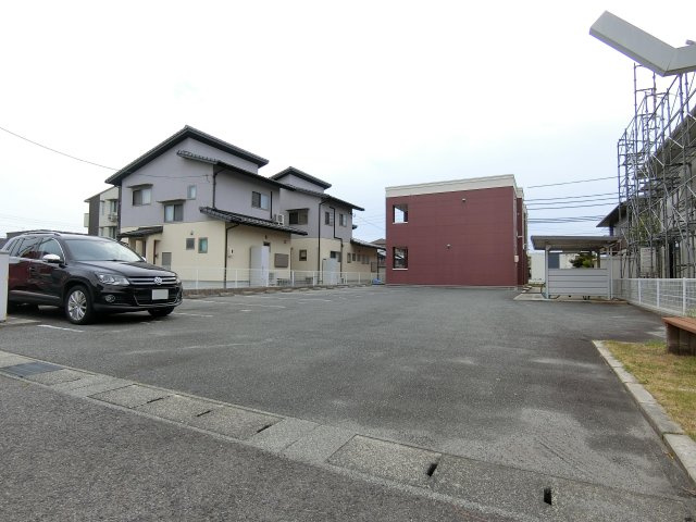 メゾン　ド　パルジェの駐車場