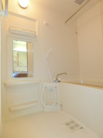 メゾン　ド　パルジェの浴室