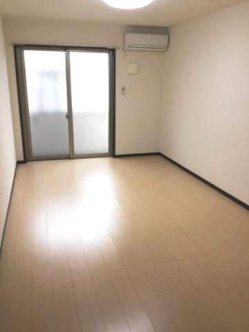 フジパレス吹田イーストⅢ番館の洋室