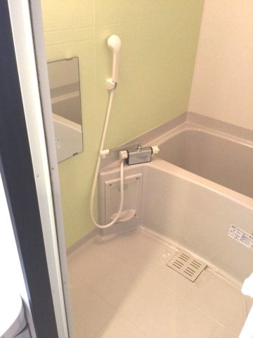 フジパレス吹田イーストⅢ番館の浴室