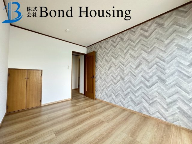 周辺商業施設充実・令和６年１１月リフォ済み　王塚台戸建の洋室