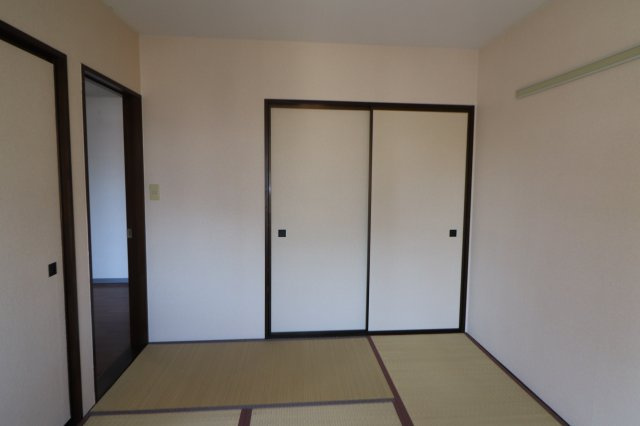 西田メゾンの寝室