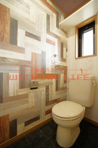 ピースフルV【キャッシュバック対象物件】のトイレ|落ち着いた色調のトイレです