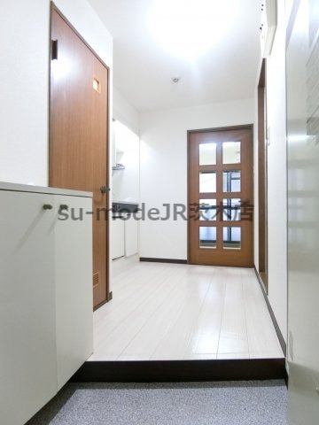 末広13番館の玄関