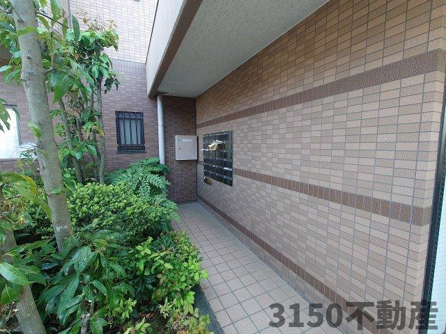 セントラルハイツ野瀬 WESTのエントランス