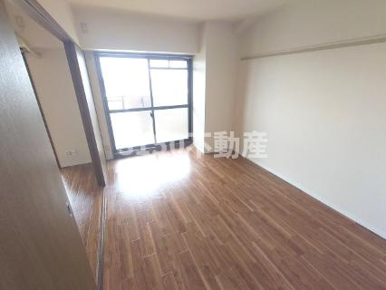 セントラルハイツ野瀬 WESTの居間・リビング