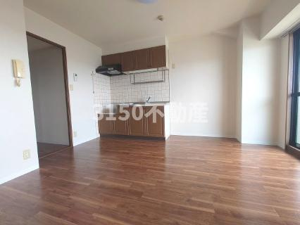 セントラルハイツ野瀬 WESTの居間・リビング