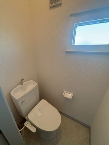 坂戸市島田　中古戸建　東武東上線『北坂戸駅』2.9km　【勝呂小学区】のトイレ