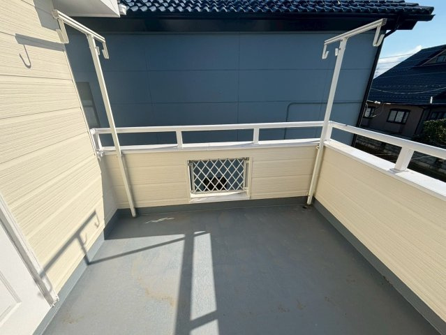 坂戸市島田　中古戸建　東武東上線『北坂戸駅』2.9km　【勝呂小学区】のバルコニー