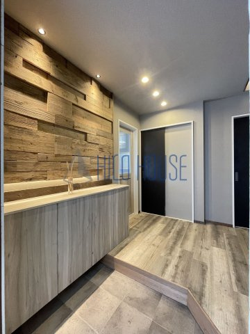 デザイナーズ戸建て　上尾市二ツ宮の玄関