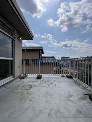 デザイナーズ戸建て　上尾市二ツ宮のバルコニー