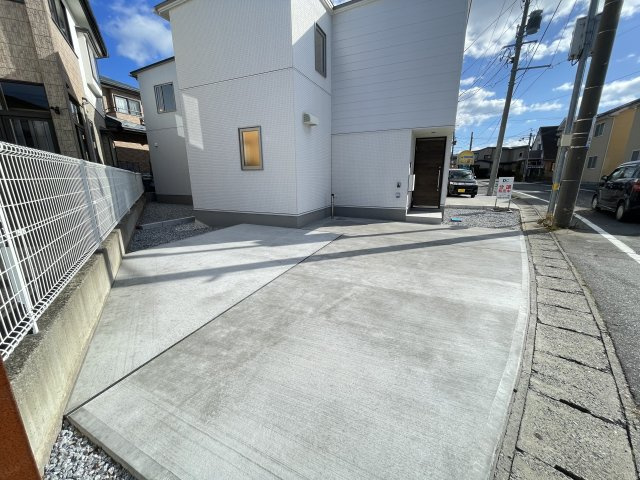 八戸市白銀4丁目の駐車場