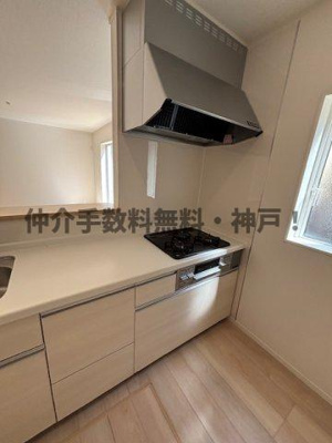 【キッチン】 | 神戸市西区玉津町高津橋　新築戸建2号棟　仲介手数料無料！ | キッチンです