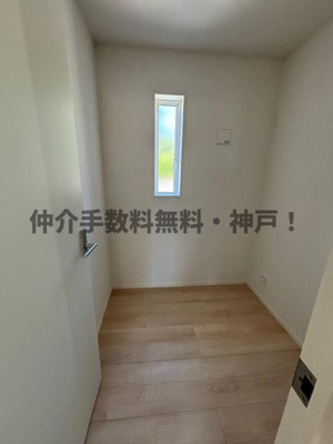 【収納】 | 神戸市西区玉津町高津橋　新築戸建2号棟　仲介手数料無料！ | ウォークインクローゼットです