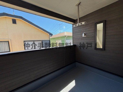 【バルコニー】 | 神戸市西区玉津町高津橋　新築戸建2号棟　仲介手数料無料！ | バルコニーがあります