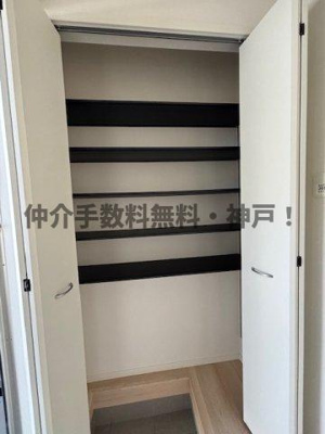 【収納】 | 神戸市西区玉津町高津橋　新築戸建2号棟　仲介手数料無料！ | 玄関収納です