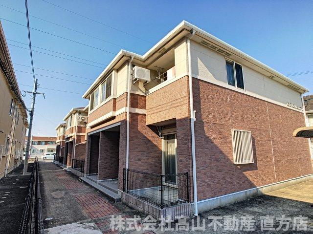 直方市大字感田のアパート