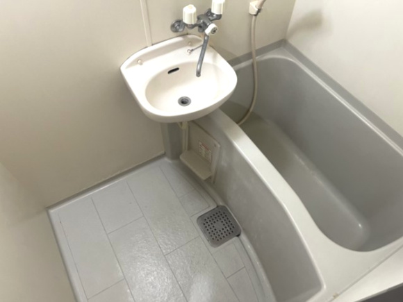 【浴室】 | 小阪パームコート | 落ち着いた空間のお風呂です