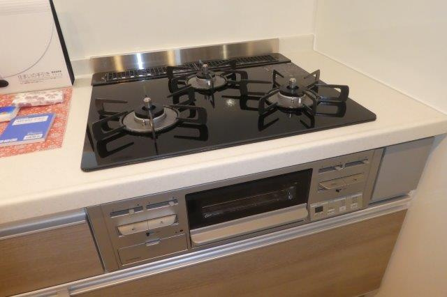 ルナⅦのキッチン|3口ガスコンロ