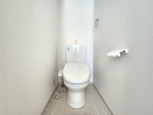 【価格改定】長岡京市奥海印寺太鼓山のトイレ|各階にトイレがあり、忙しい朝も安心です。