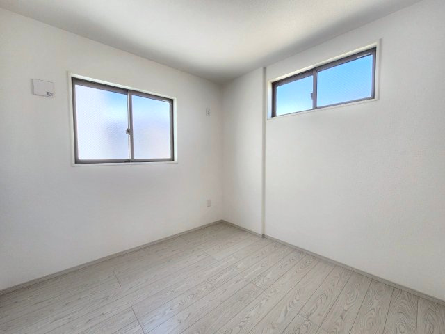 【価格改定】長岡京市奥海印寺太鼓山の洋室|お子様部屋・書斎として使いやすい、程よい広さの洋室です！