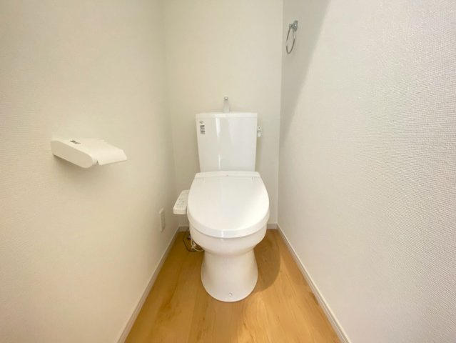 【価格改定】長岡京市奥海印寺太鼓山のトイレ|温水便座付きトイレ