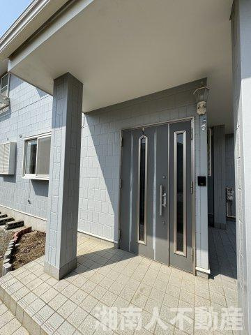 寒川町一之宮２丁目２３０３番戸建ての玄関|シンプルで使いやすい玄関です