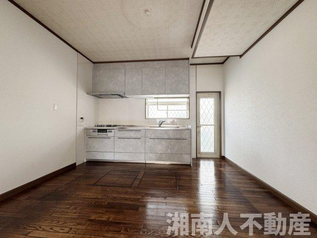 寒川町一之宮２丁目２３０３番戸建ての居間・リビング|ゆったりとしたリビングです