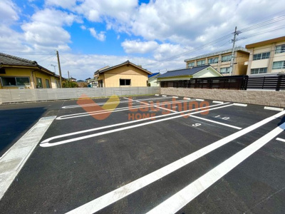 【駐車場】 | シャーメゾンレジデンス夜明 | ※同施工の別物件のお写真です