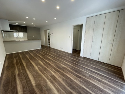 【居間・リビング】 | 【新築分譲住宅】　天童市久野本三丁目　☆A棟☆ | 人気の対面キッチンとリビング収納を取り入れ20帖の大空間に♪家族とのコミュニケーションを大切にしたい方へぴったりの住宅です♪