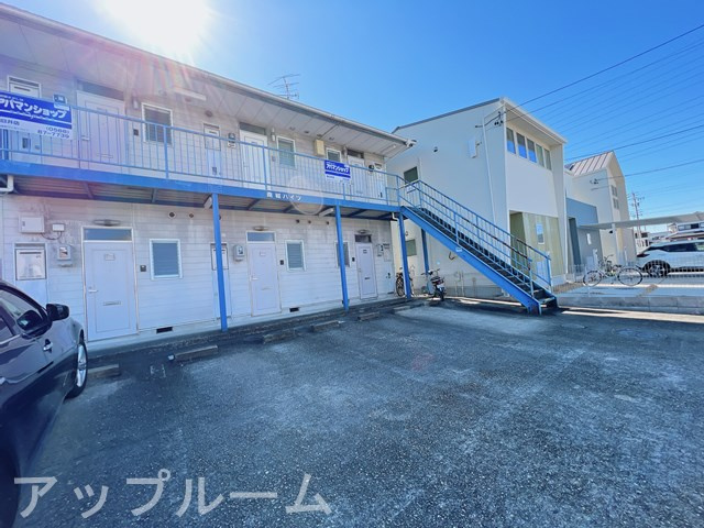 南城ハイツの駐車場