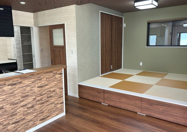 貝塚市東山6丁目戸建の玄関|ダイニング＋和室スペース