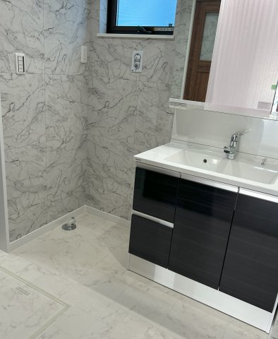 貝塚市東山6丁目戸建のその他|洗面スペース