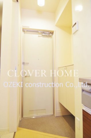 BE AMBITIOUSの玄関