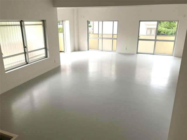 北浦マンション　１階事務所の内装