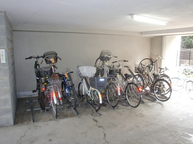 アイエステート西台のその他共用部分|屋内自転車駐輪場