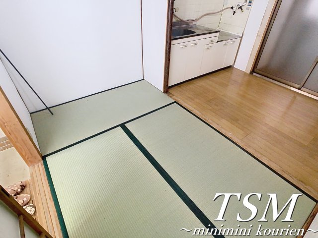 寝屋川市寿町店舗付住宅の居間・リビング