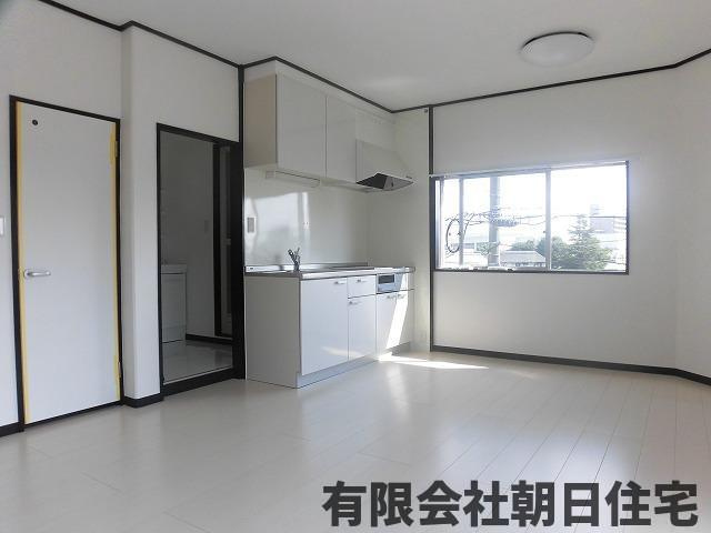 【居間・リビング】 | エバーグリーン大輪 | ゆったりとした居間です