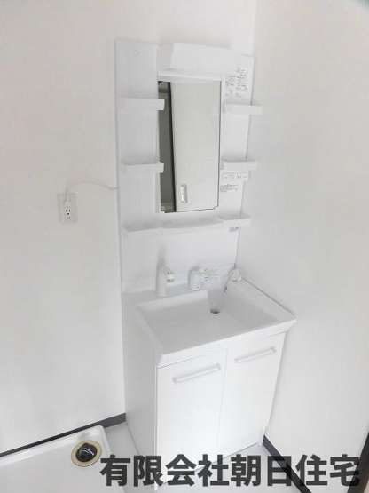 【独立洗面台】 | エバーグリーン大輪 | 朝の支度にも助かる、独立の洗髪洗面化粧台