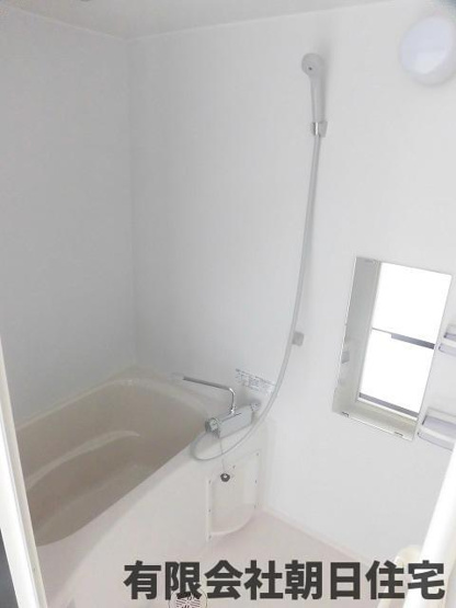 【浴室】 | エバーグリーン大輪 | きれいなお風呂です