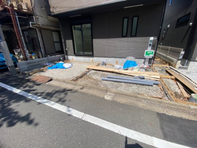 祝　成約済み　八王子市　元本郷町　新築戸建て　９期 の駐車場|～仲介手数料無料☆八王子ひなた不動産～八王子市元本郷町　新築戸建て