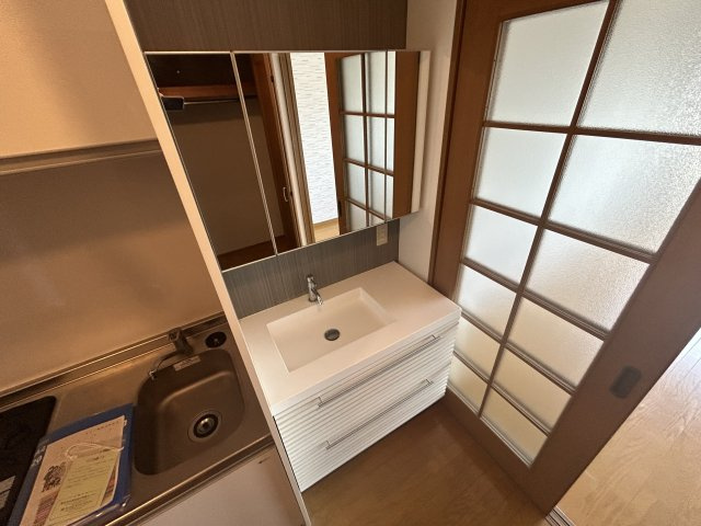 ポコアポコ明石鍛冶屋町五番館の洗面所